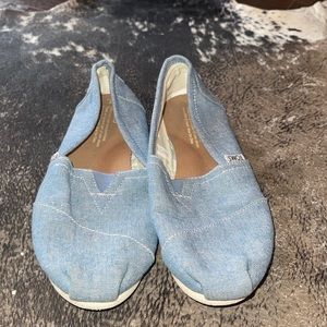 Tom’s alpargata slip on chambray